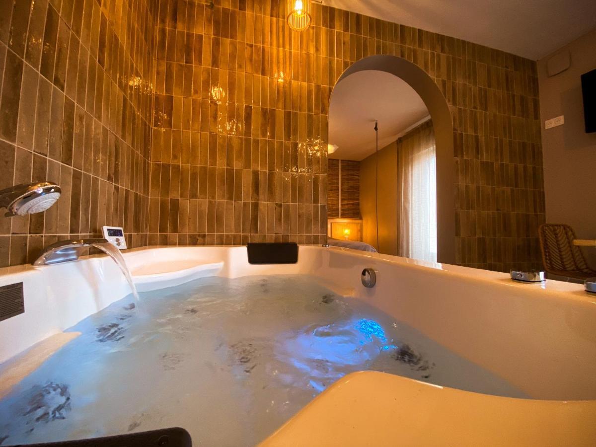 Love Room Suite Bali - Auray En Bretagne Brech Exteriör bild